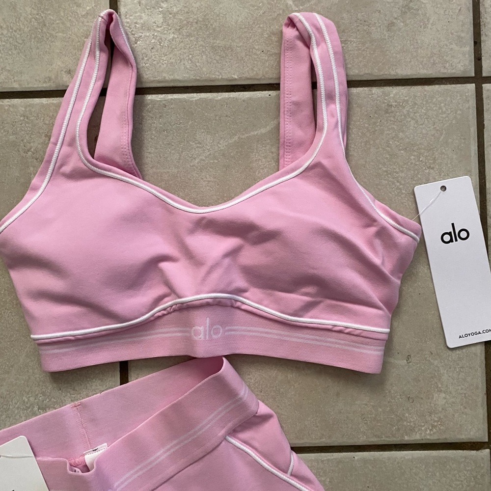 ALO Yoga Women's Blush Pink Heart Throb Sports Bra